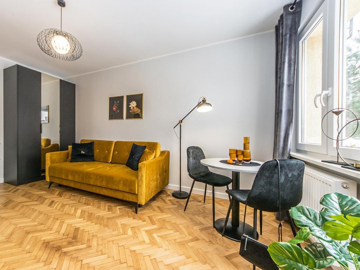 Huoneisto Glow Apartments, Park Reagan *