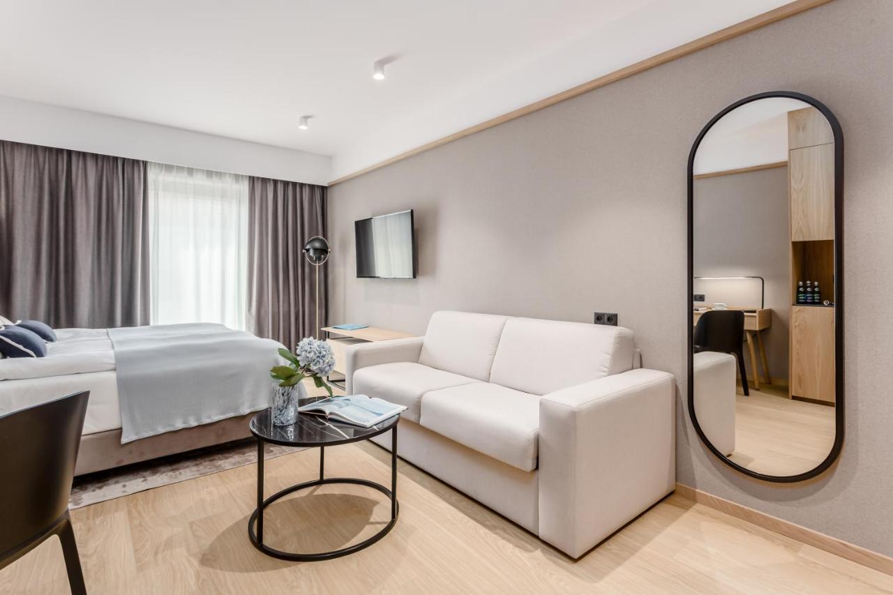 Apartment Deo Plaza By Rent Like -navy Blue- Gdansk