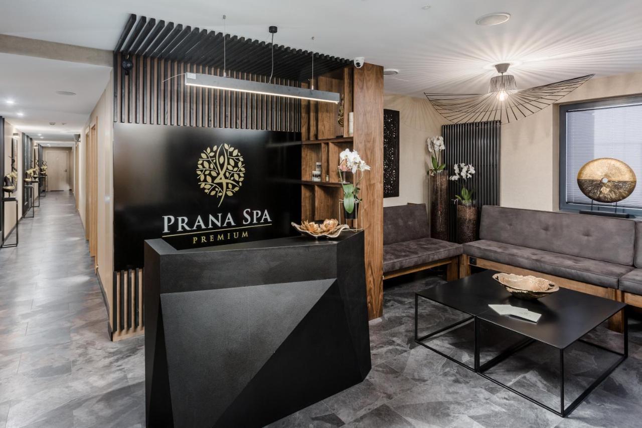 Căn hộ Deo Plaza By Rent Like -navy Blue-