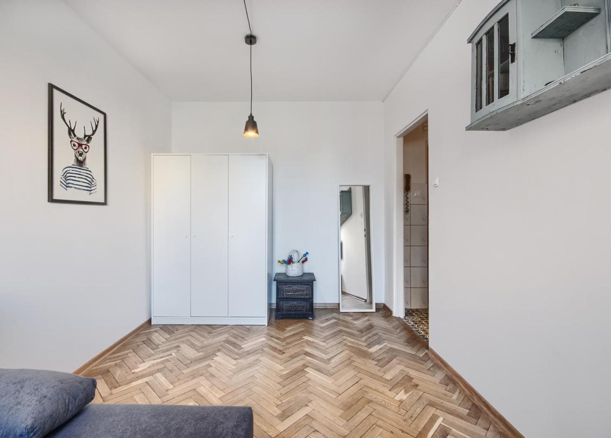 Studio Modesto - Acco Rent Apartment