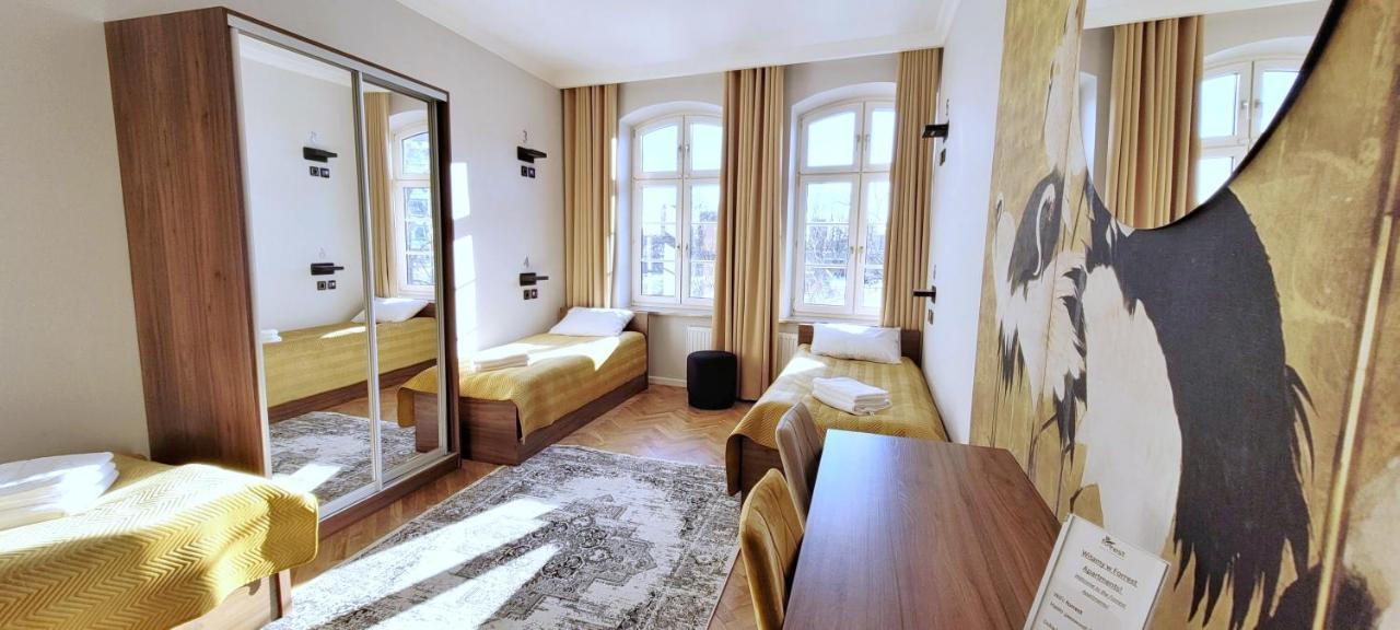 Forrest & Khách sạn hẻo lánh