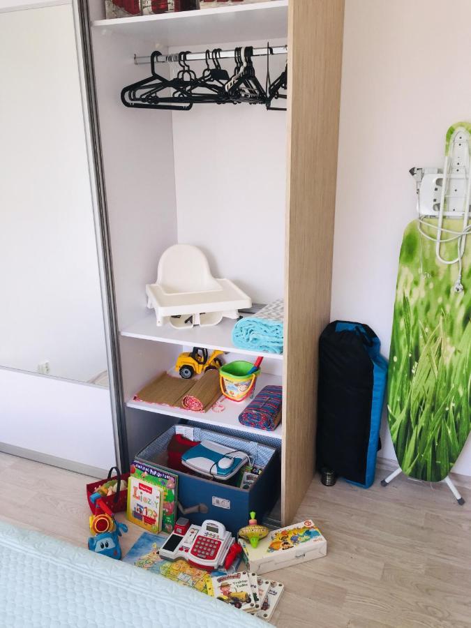Sunny Sleeps 4 By The Beach With Garden Patio - Przymorze Apartment Gdansk