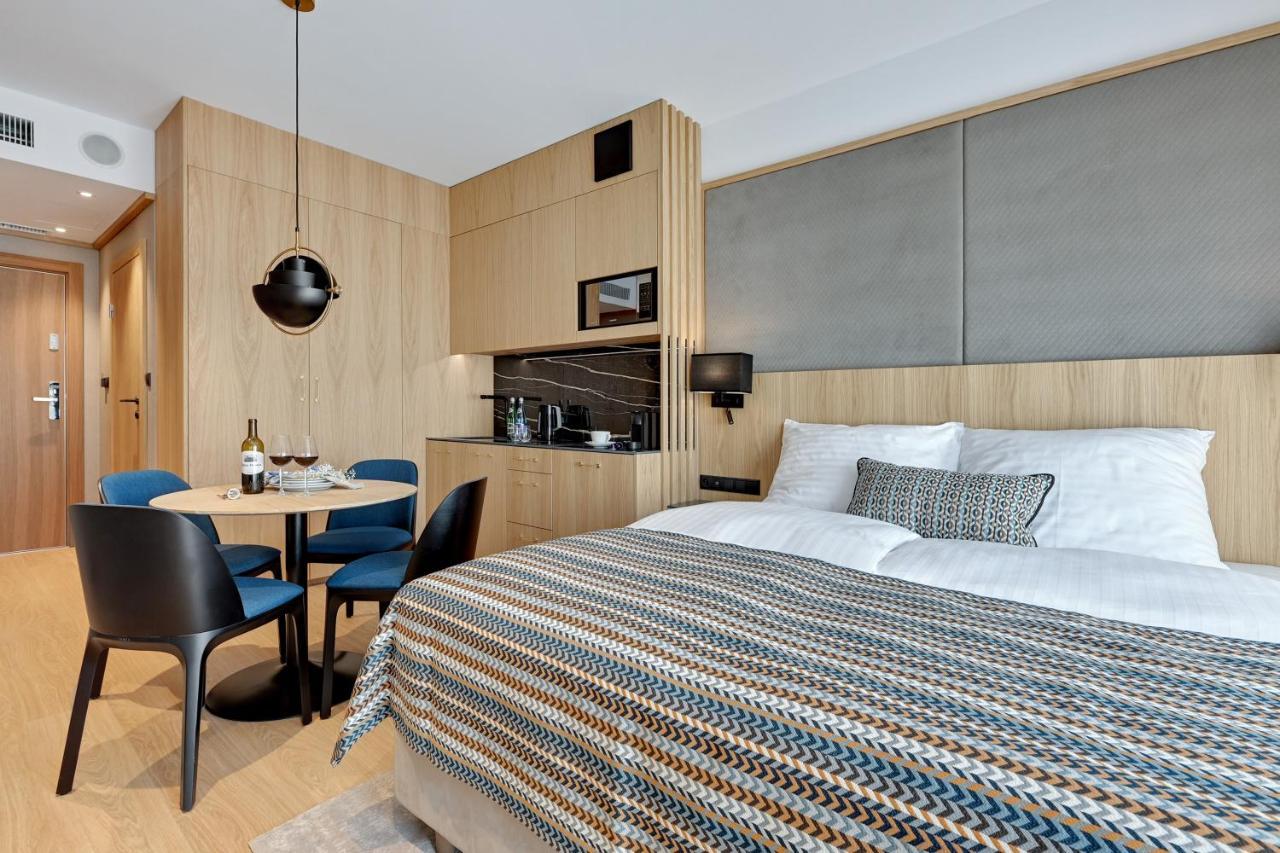Deo Plaza By Rent Like -navy Blue- *