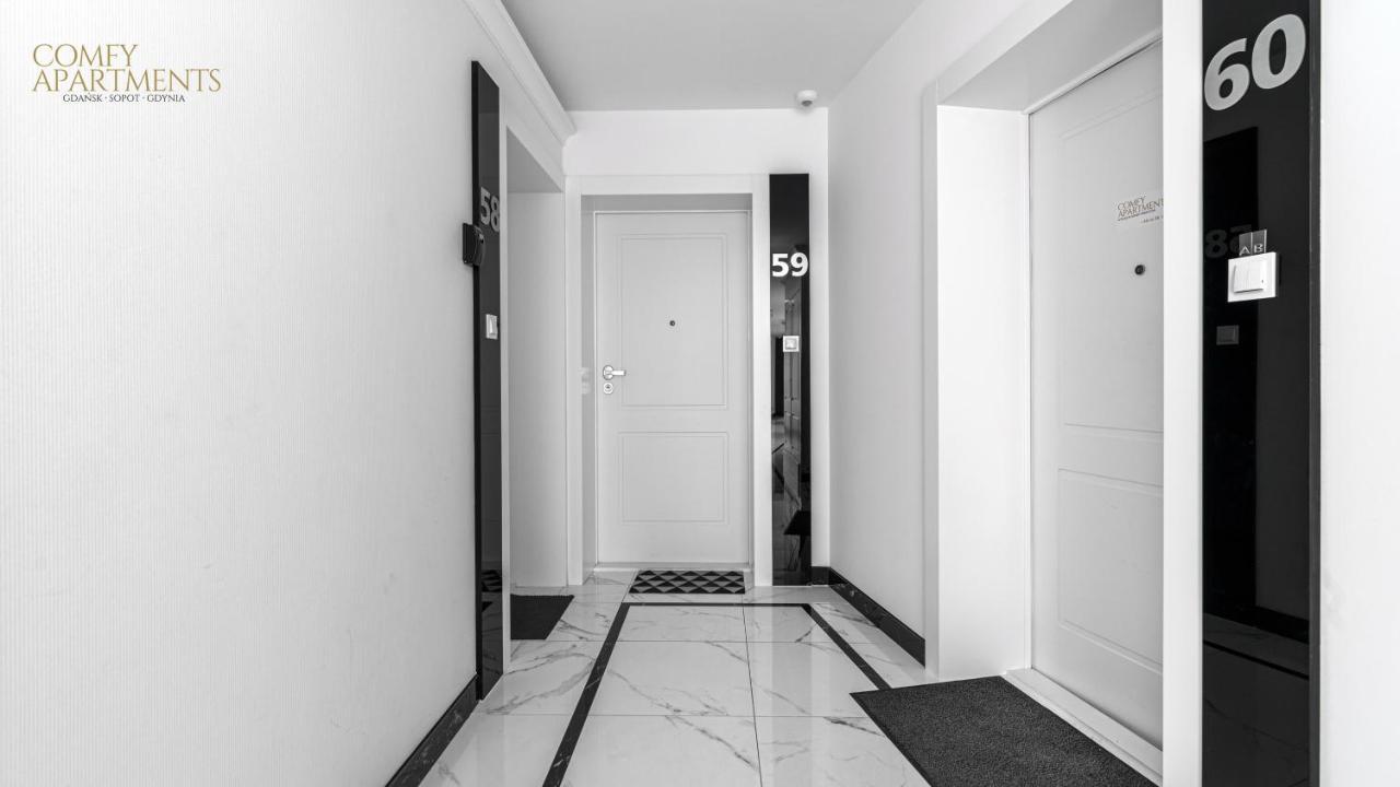 Comfy - Lux Old Town Apartment