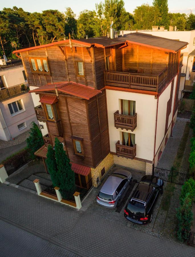 Bursztynowa 13