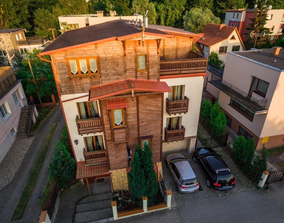 Nhà khách Bursztynowa 13 *