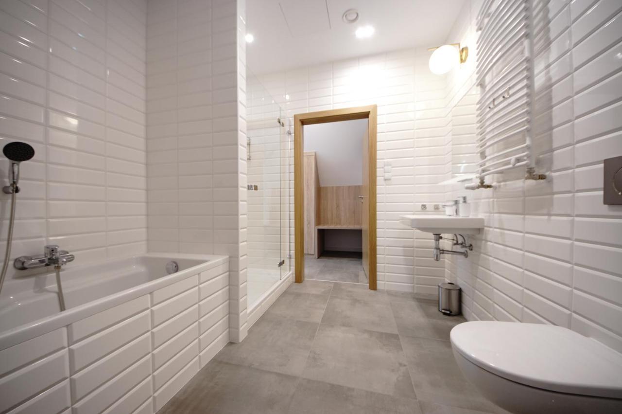 Bh Properties, Teatr Wybrzeze Srodmiescie