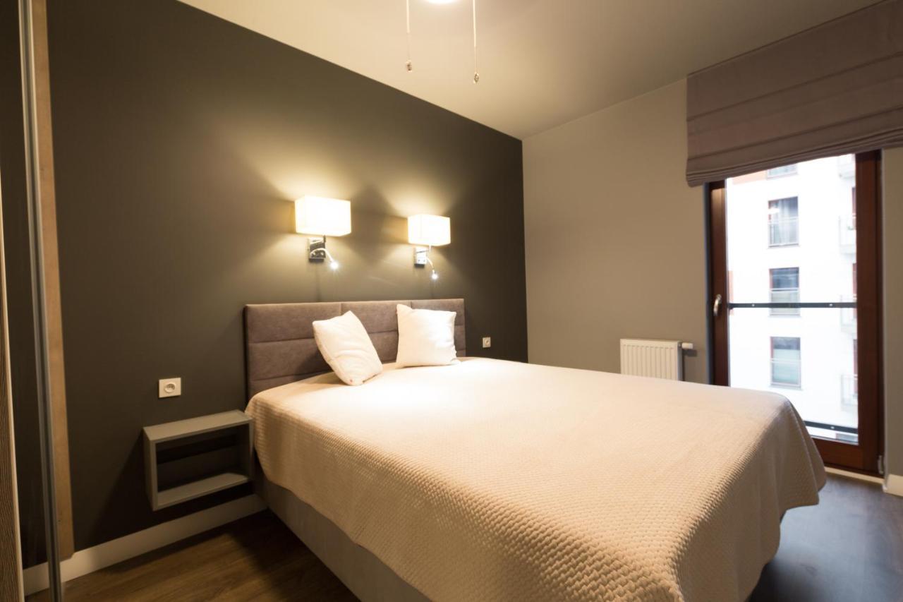 Apartlogy Aura2 78 - Experience Intelligent Living While Travelling *