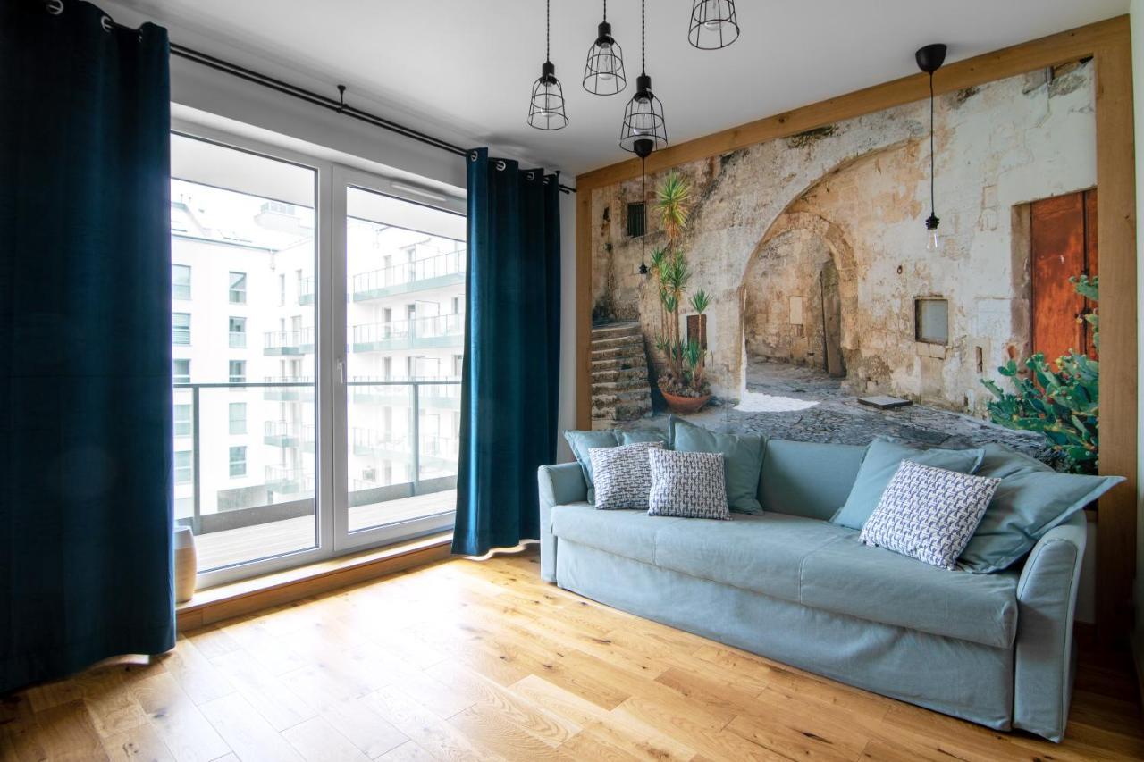 Provence Apartments, Apartment