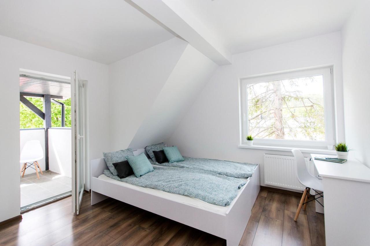 White Rooms Rentyear Apartments Guest house