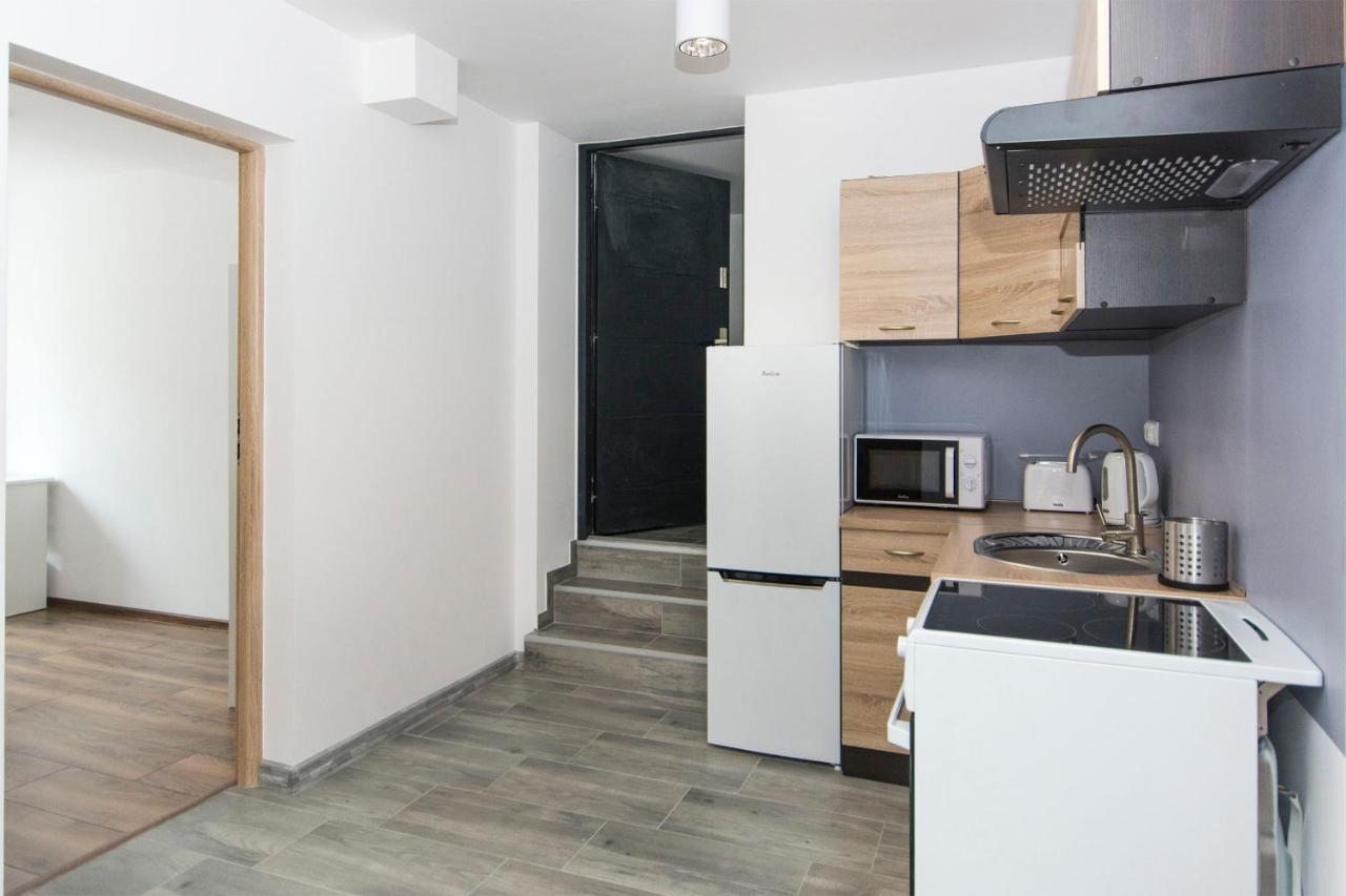 White Rooms Rentyear Apartments
