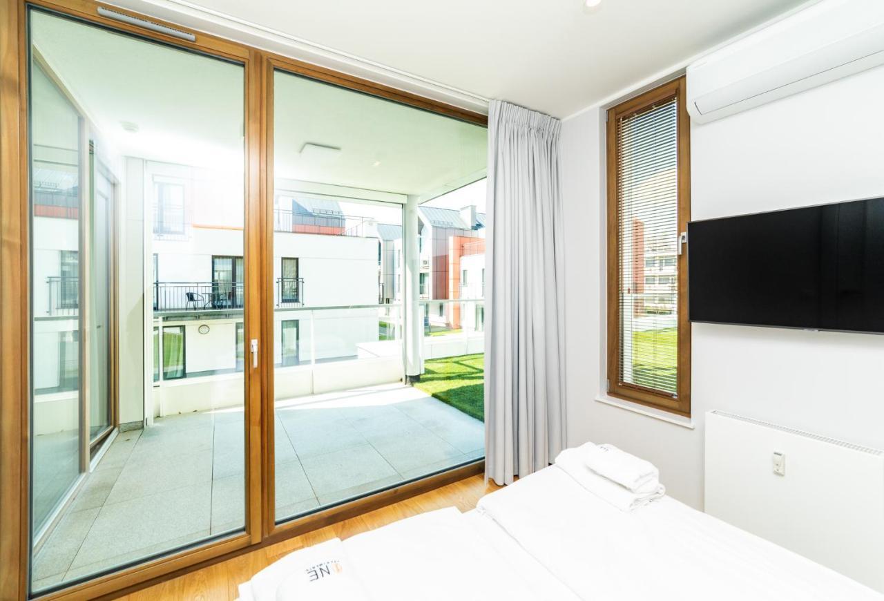 White Deluxe With Terrace By Oneapartments *