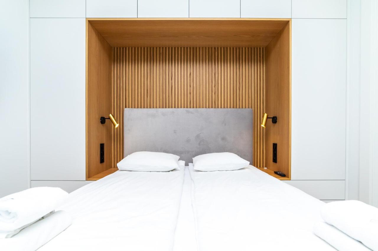 White Deluxe With Terrace By Oneapartments Apartamento