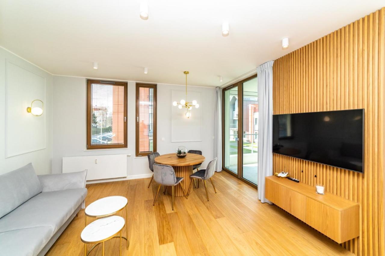 Apartment White Deluxe With Terrace By Oneapartments *