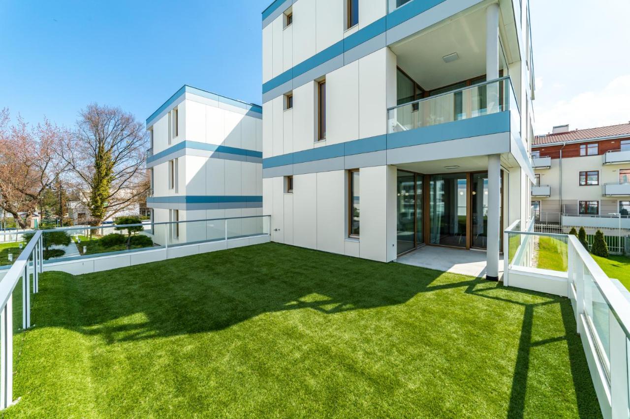 Apartment White Deluxe With Terrace By Oneapartments *