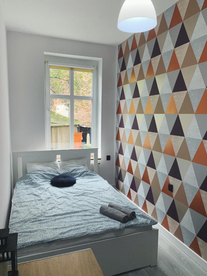 Rooms4less Guest house