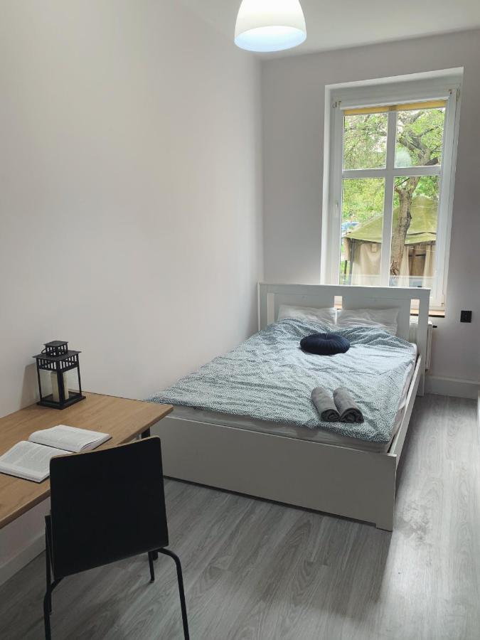 Rooms4less Guest house *