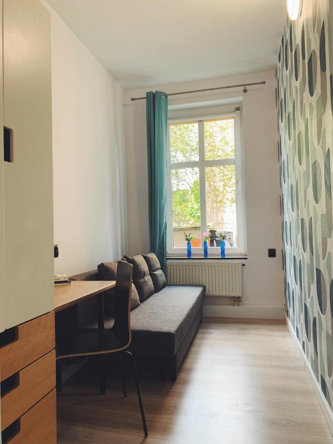Rooms4less Guest house