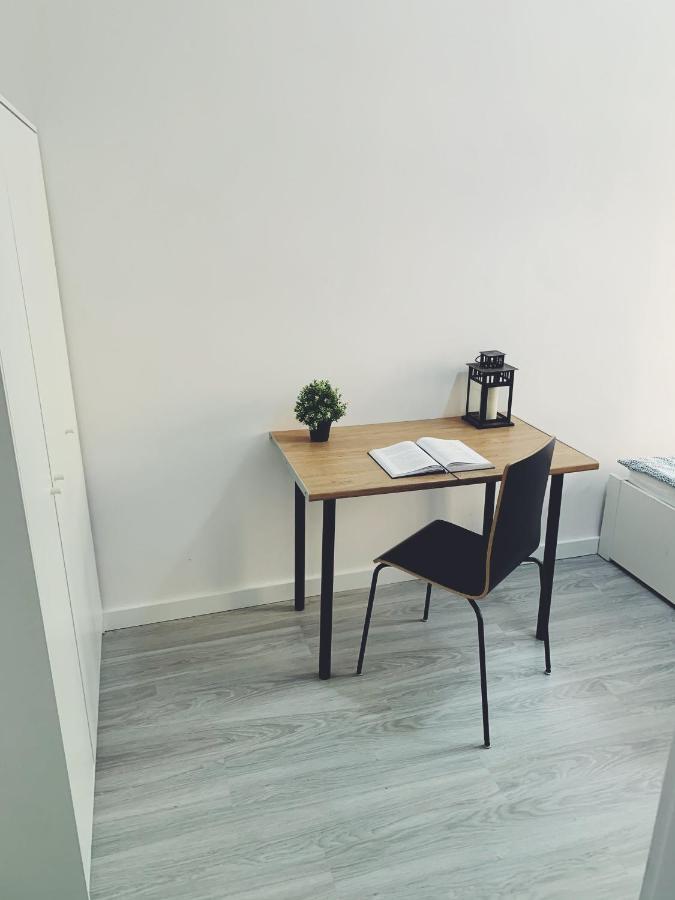 Rooms4less Gæstehus *