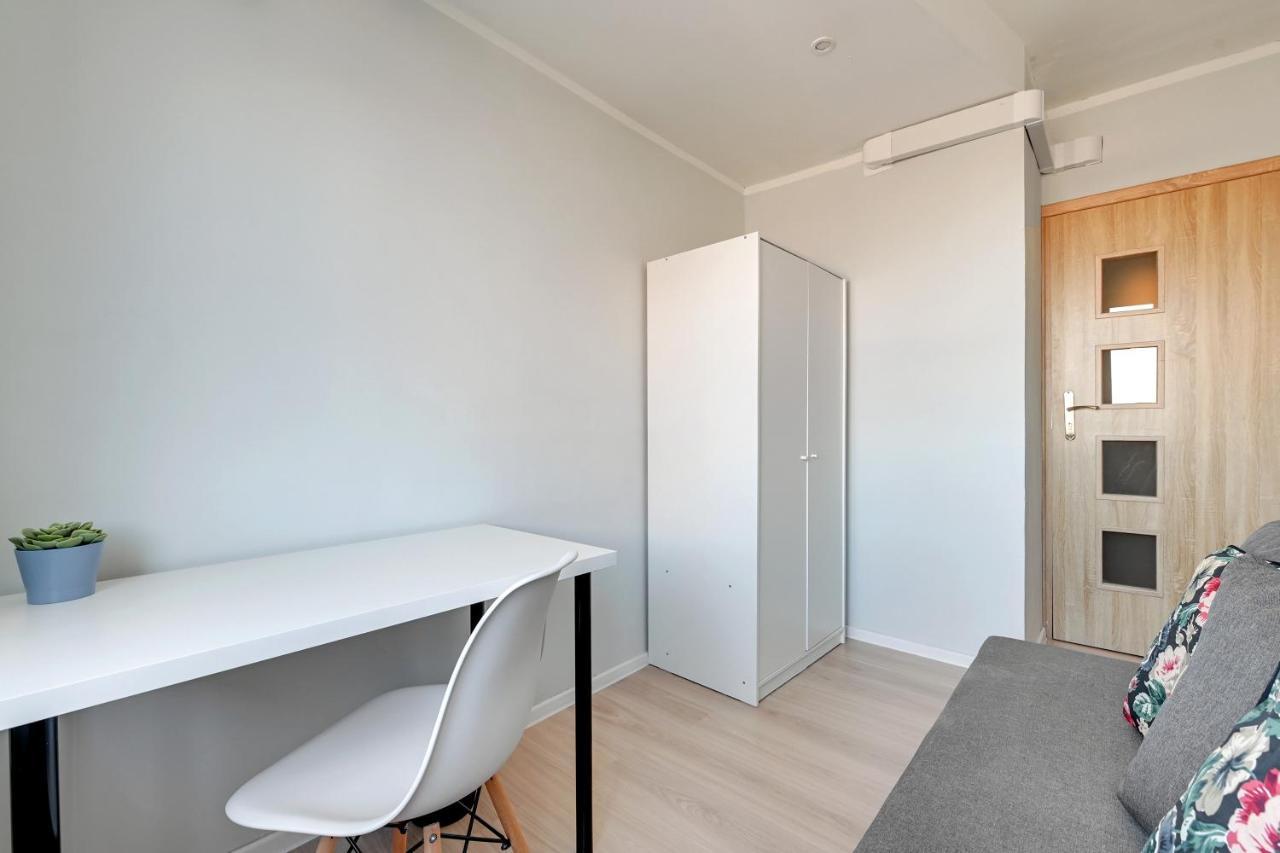 Zaspa - Near To Sea And Public Transport Guesthouset *