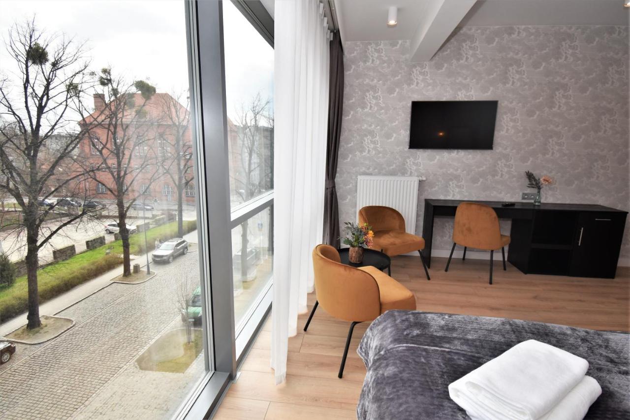 Patio Riverfront Aparthotel *