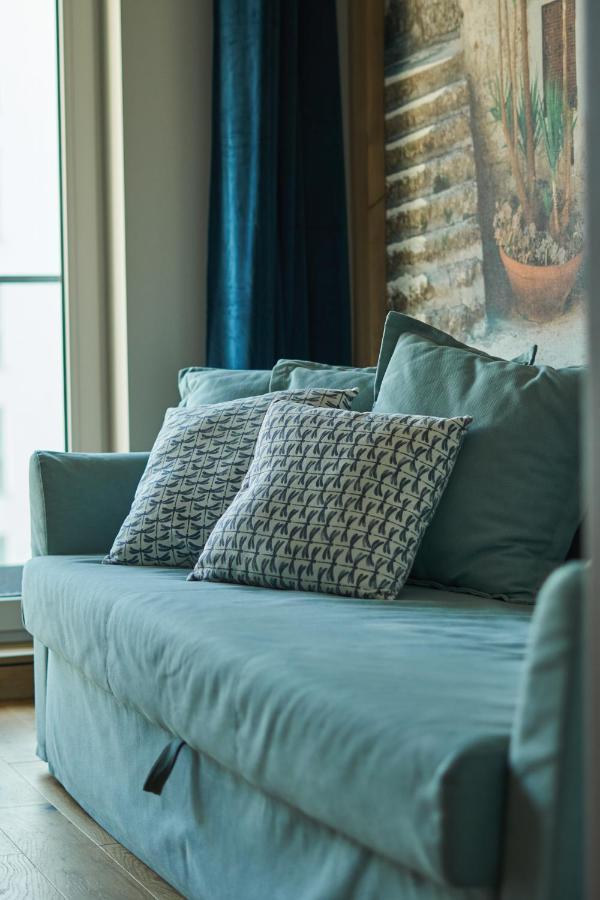 Provence Apartments, Apartment *
