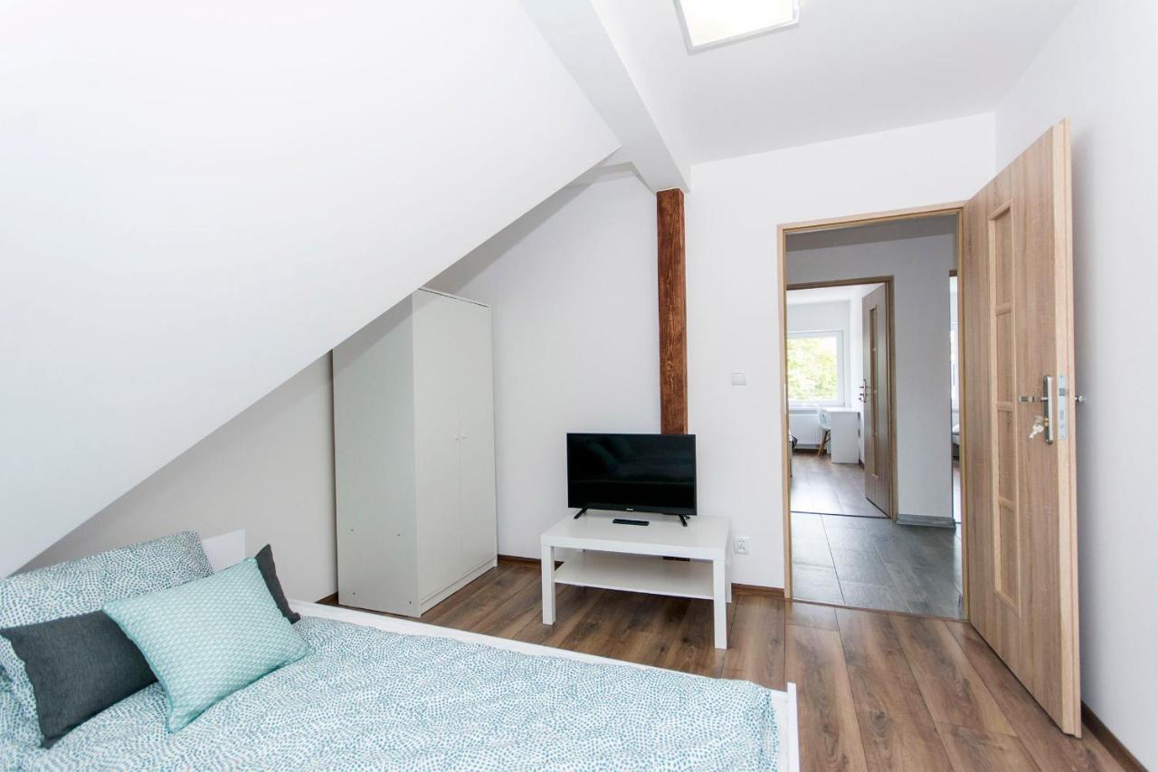 White Rooms Rentyear Apartments Guest house *
