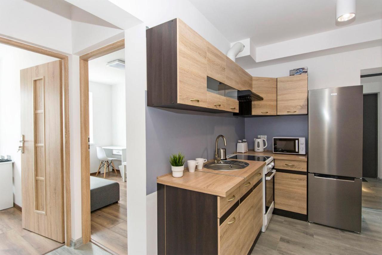 White Rooms Rentyear Apartments