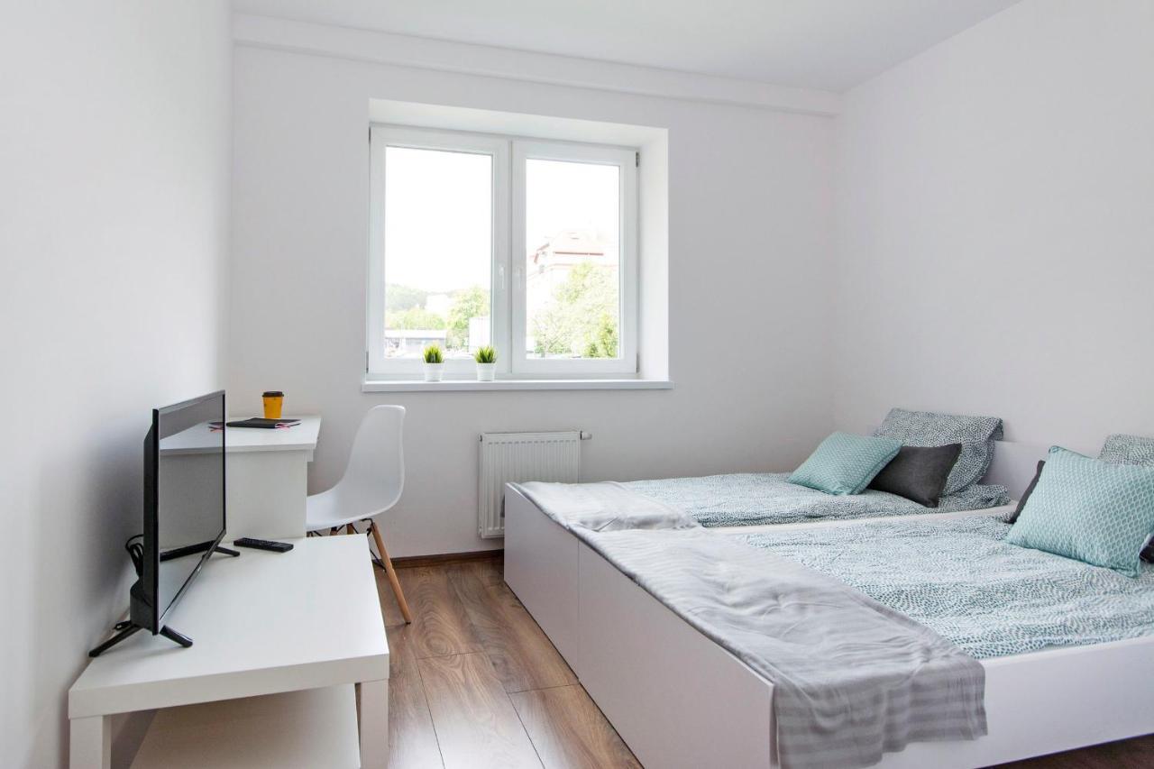White Rooms Rentyear Apartments