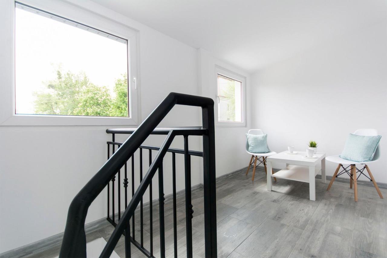 White Rooms Rentyear Apartments Guest house *
