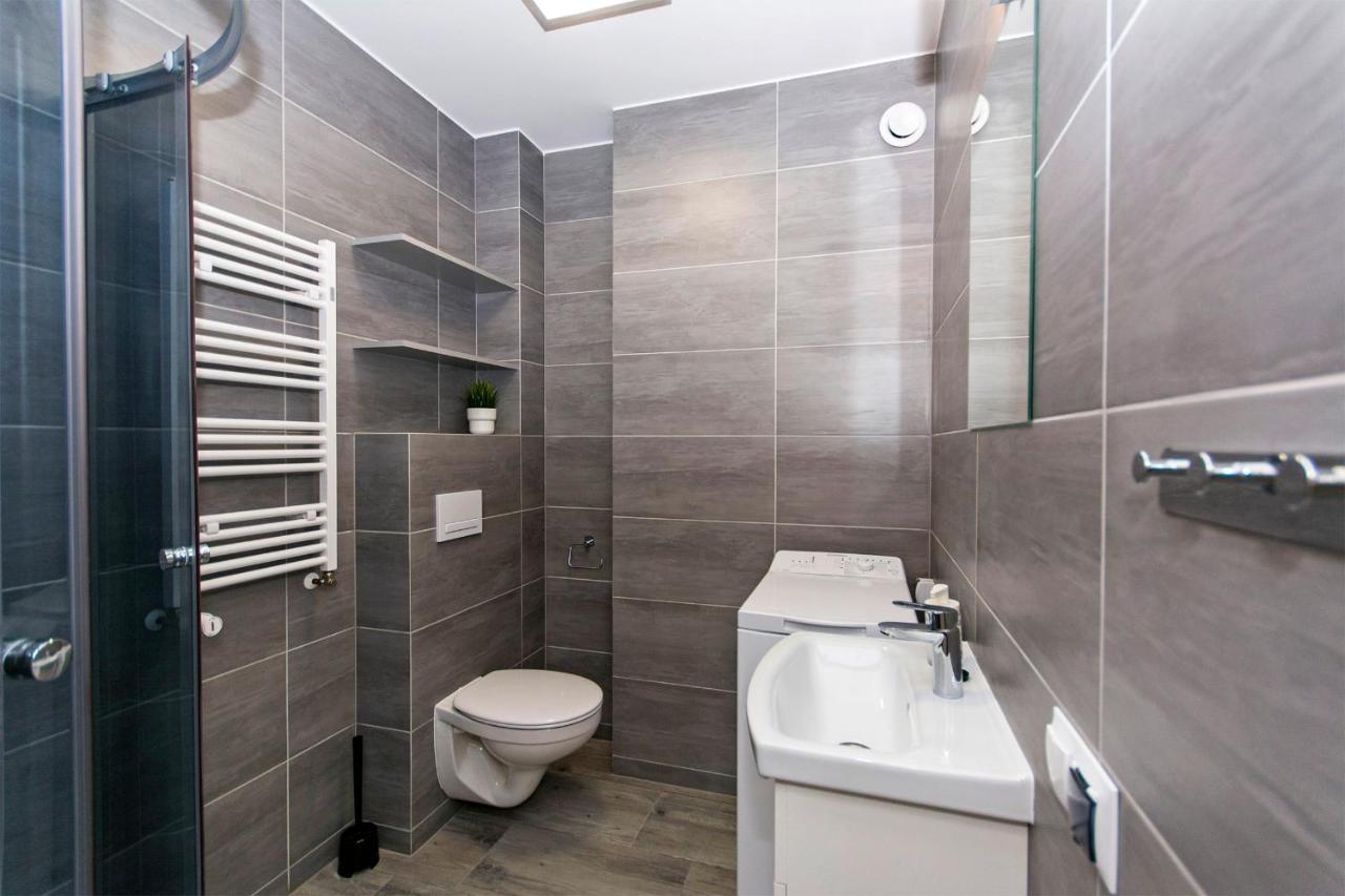 Guest house White Rooms Rentyear Apartments Gdansk