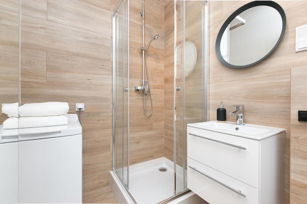 Apartament White Zajezdnia Wrzeszcz Apartment