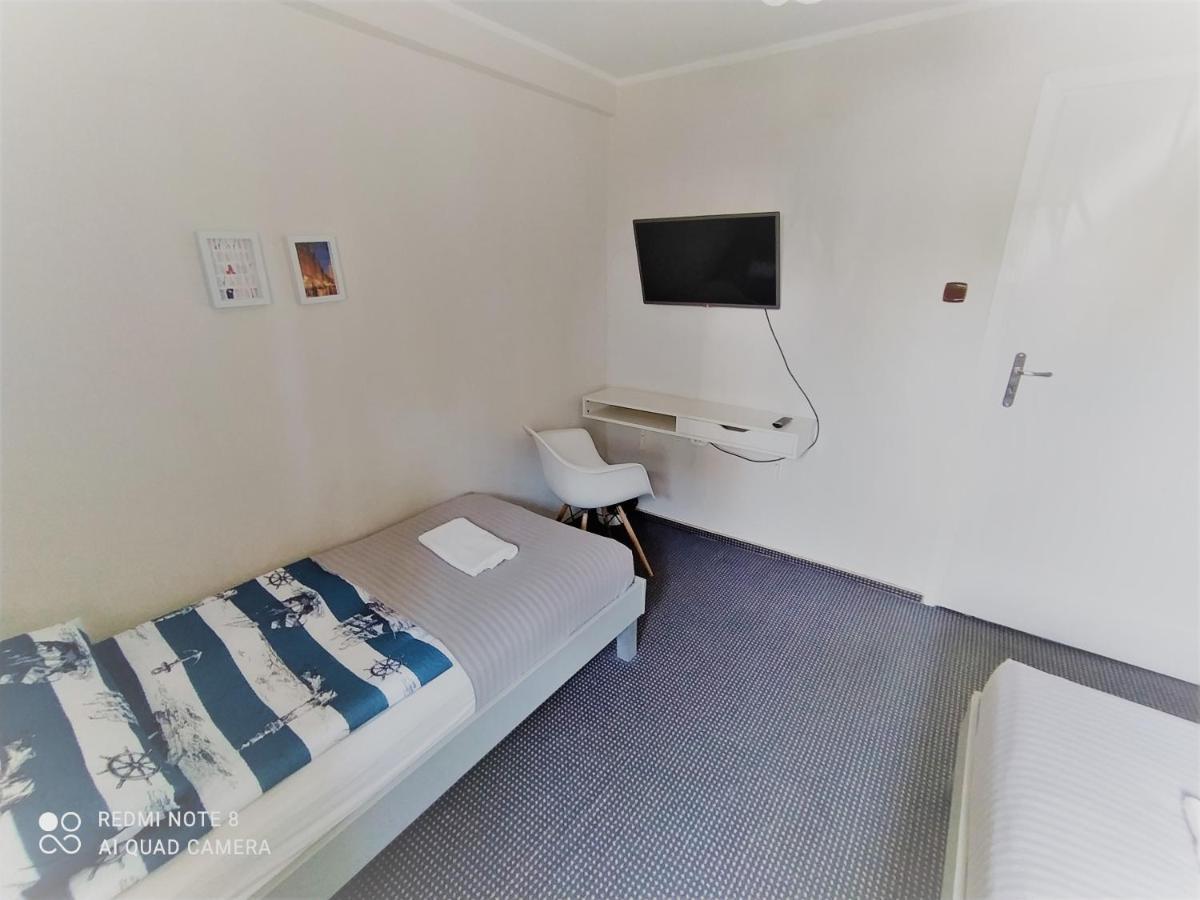 Apartment Leszka Bialego - Osobne Pietro Domu Z Prywatnym Wejsciem