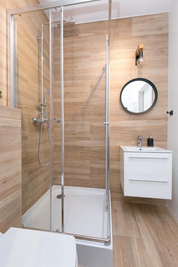 Apartament Black Zajezdnia Wrzeszcz Apartment