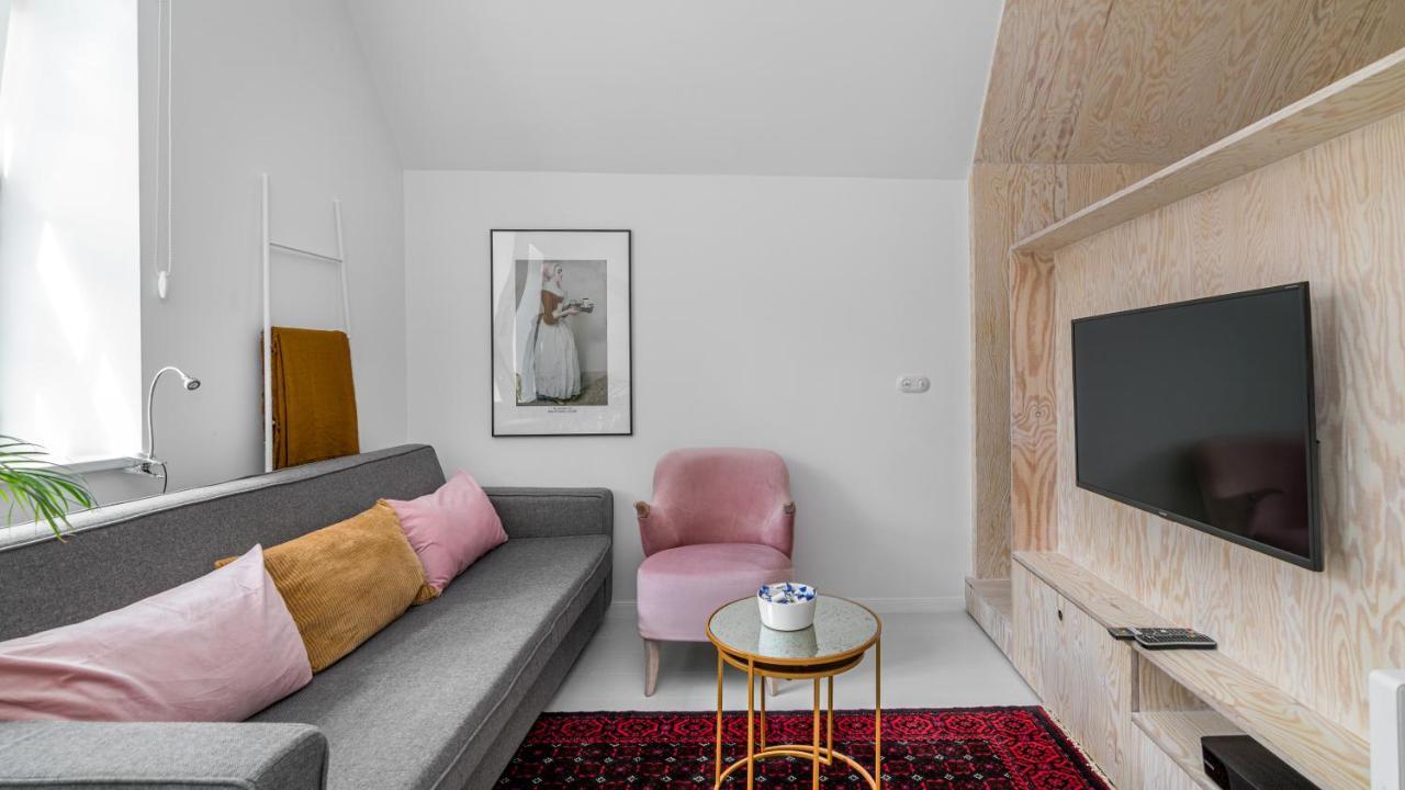 Maya's Flats & 37 - Piwna *
