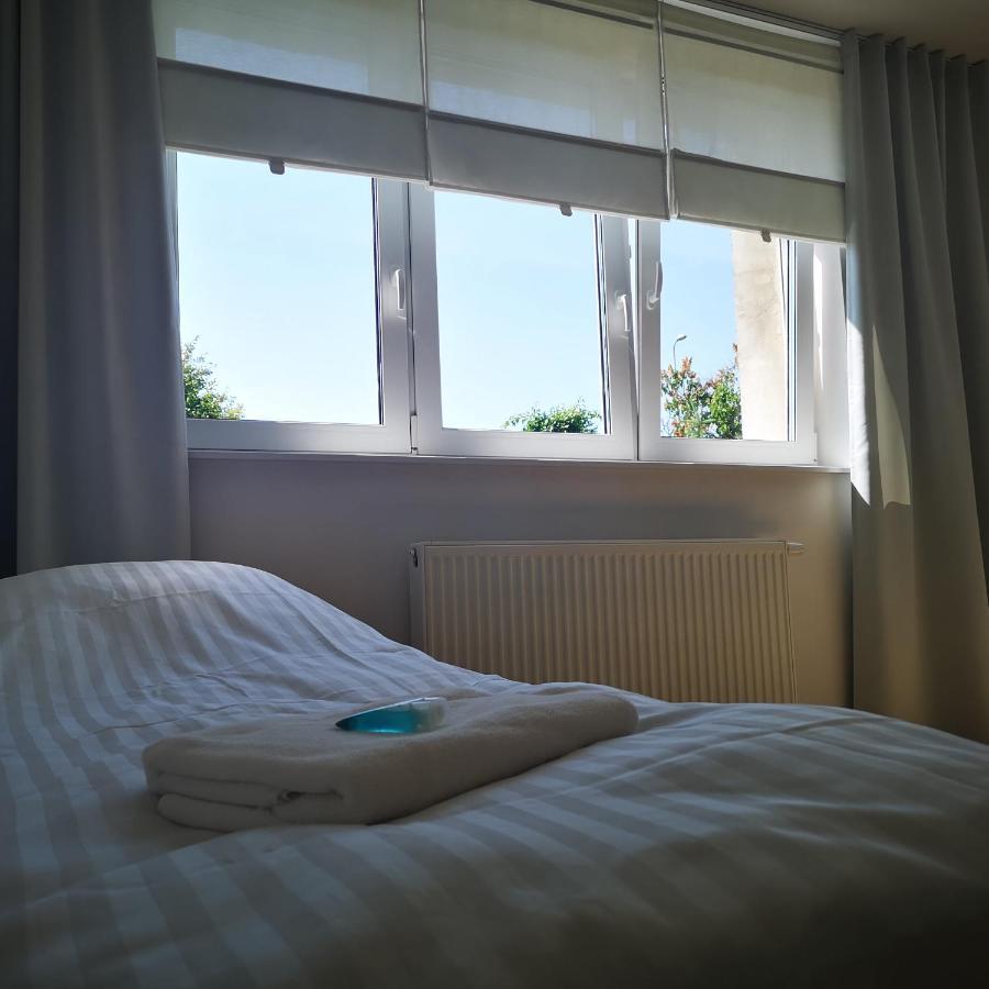 Komfortowe Pokoje W Gdansku W Poblizu Jeziora I Lasu Gdansk