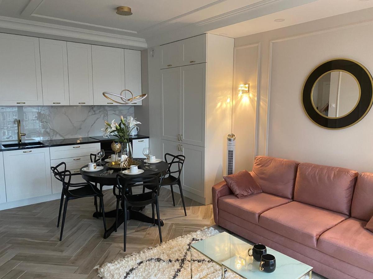 Old Town Apartment: New 2021 Build Gdansk
