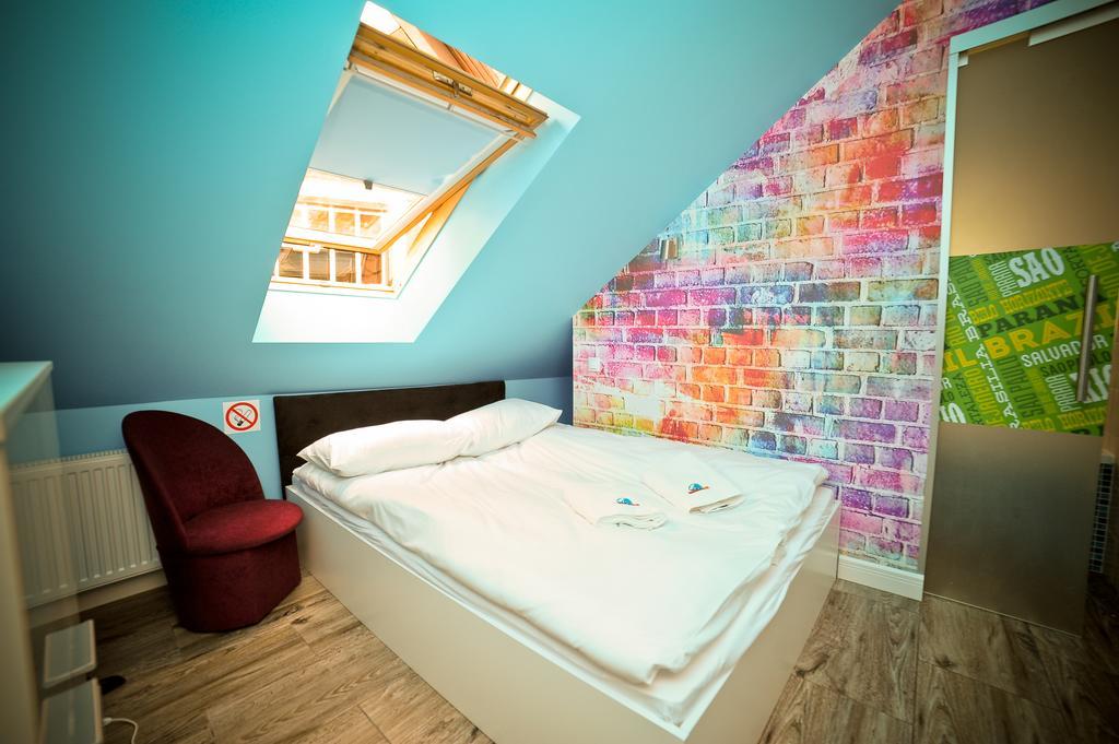 World - Old Town Hostel *