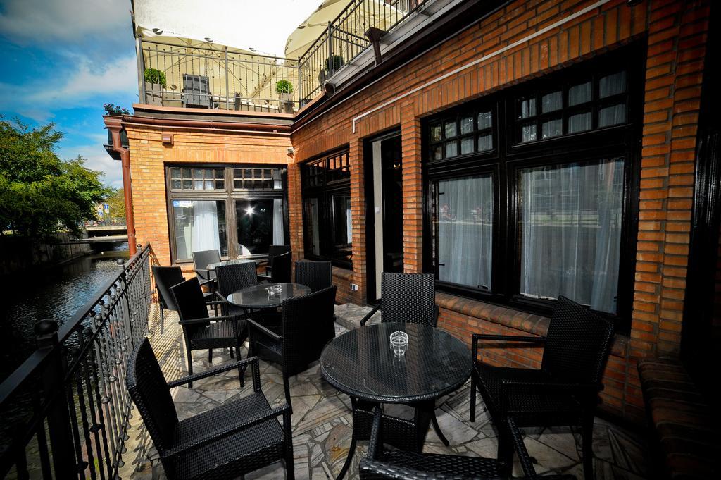 World - Old Town Hostel