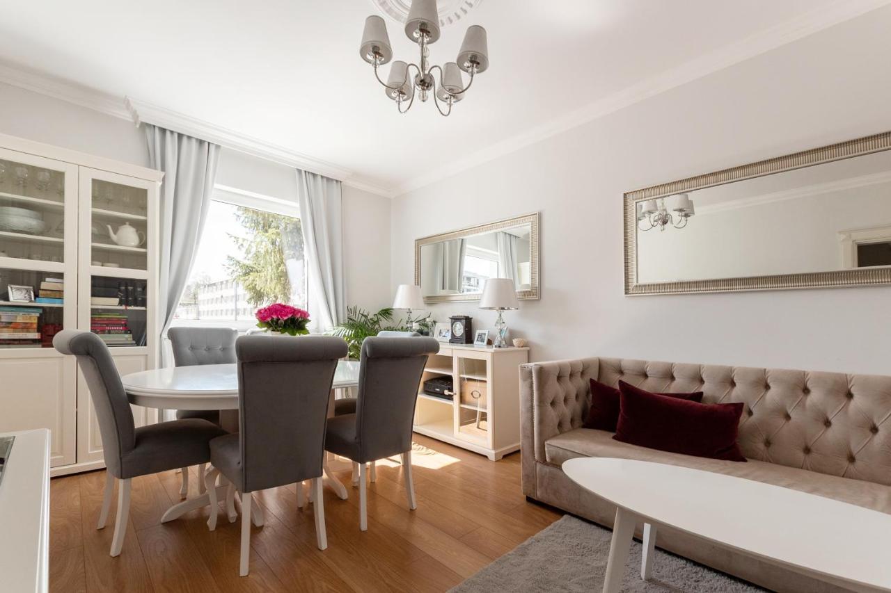 Elegant Near Old Town - Free Parking Apartment *