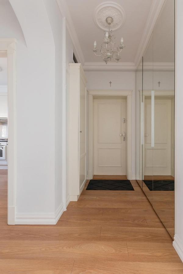 Elegant Near Old Town - Free Parking *