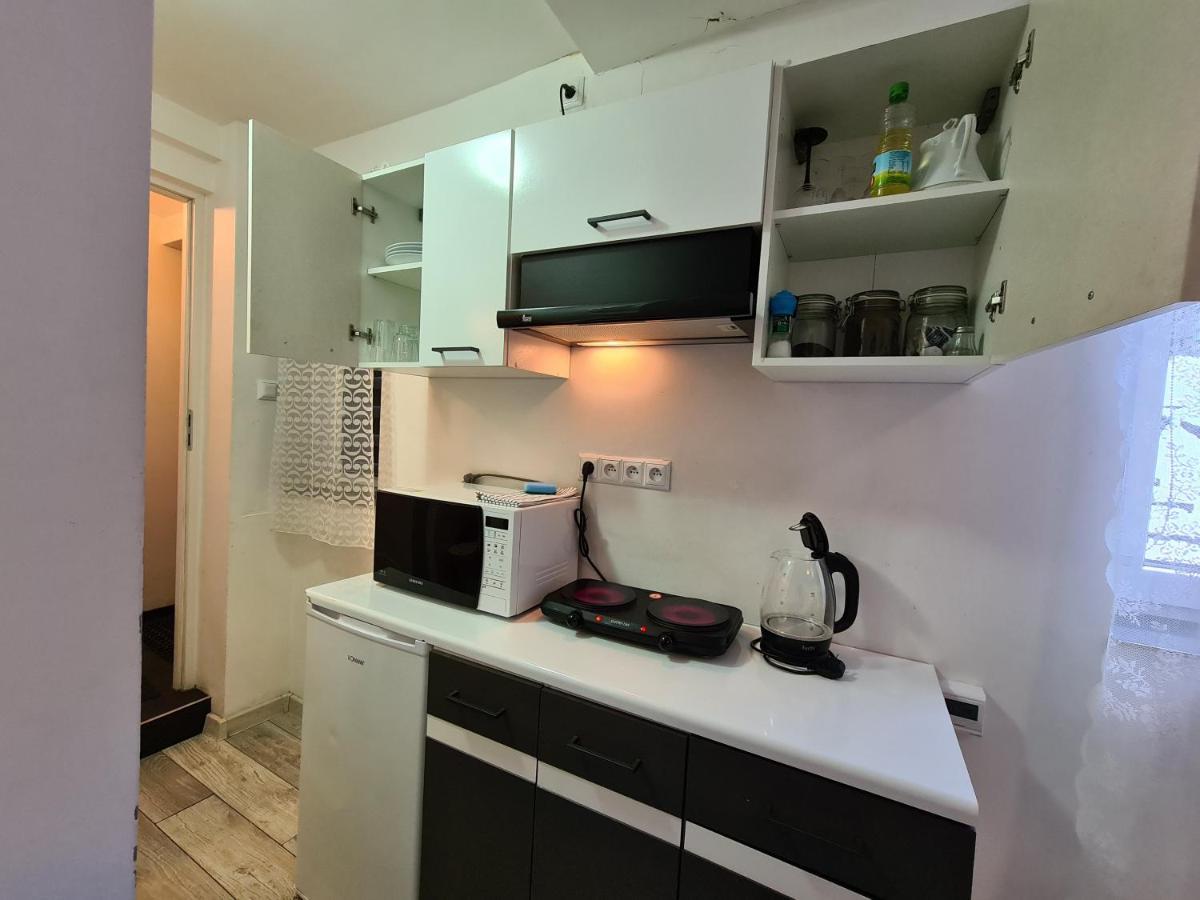 Apartment White