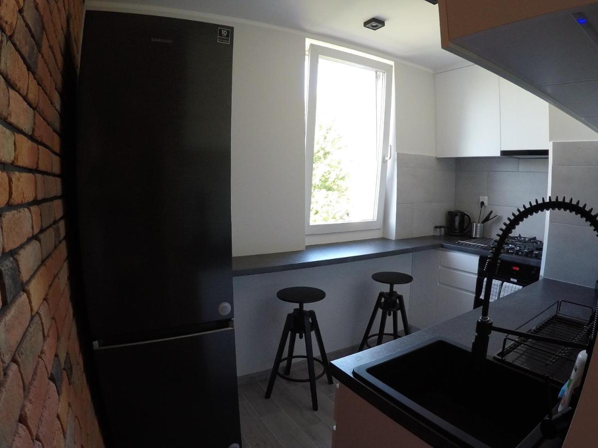 Apartment 450m From The Gdansk