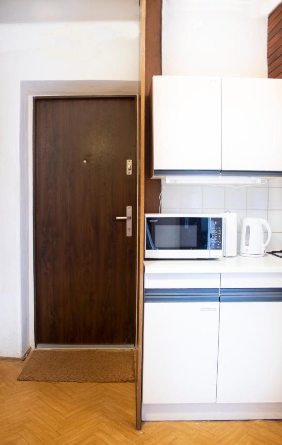 Old Town Happy Apartment, The Location