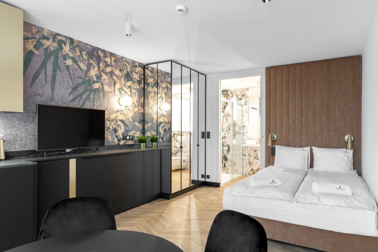Black Bear Aparthotel *