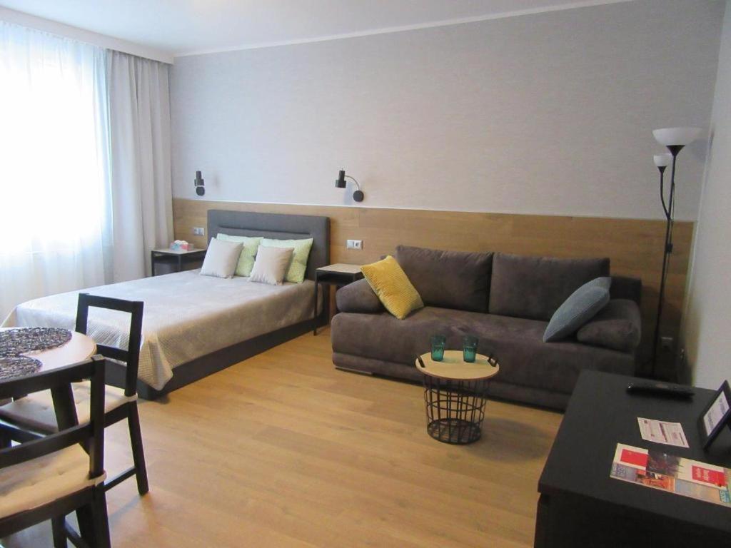 Four Seasons With Parking Place Apartment