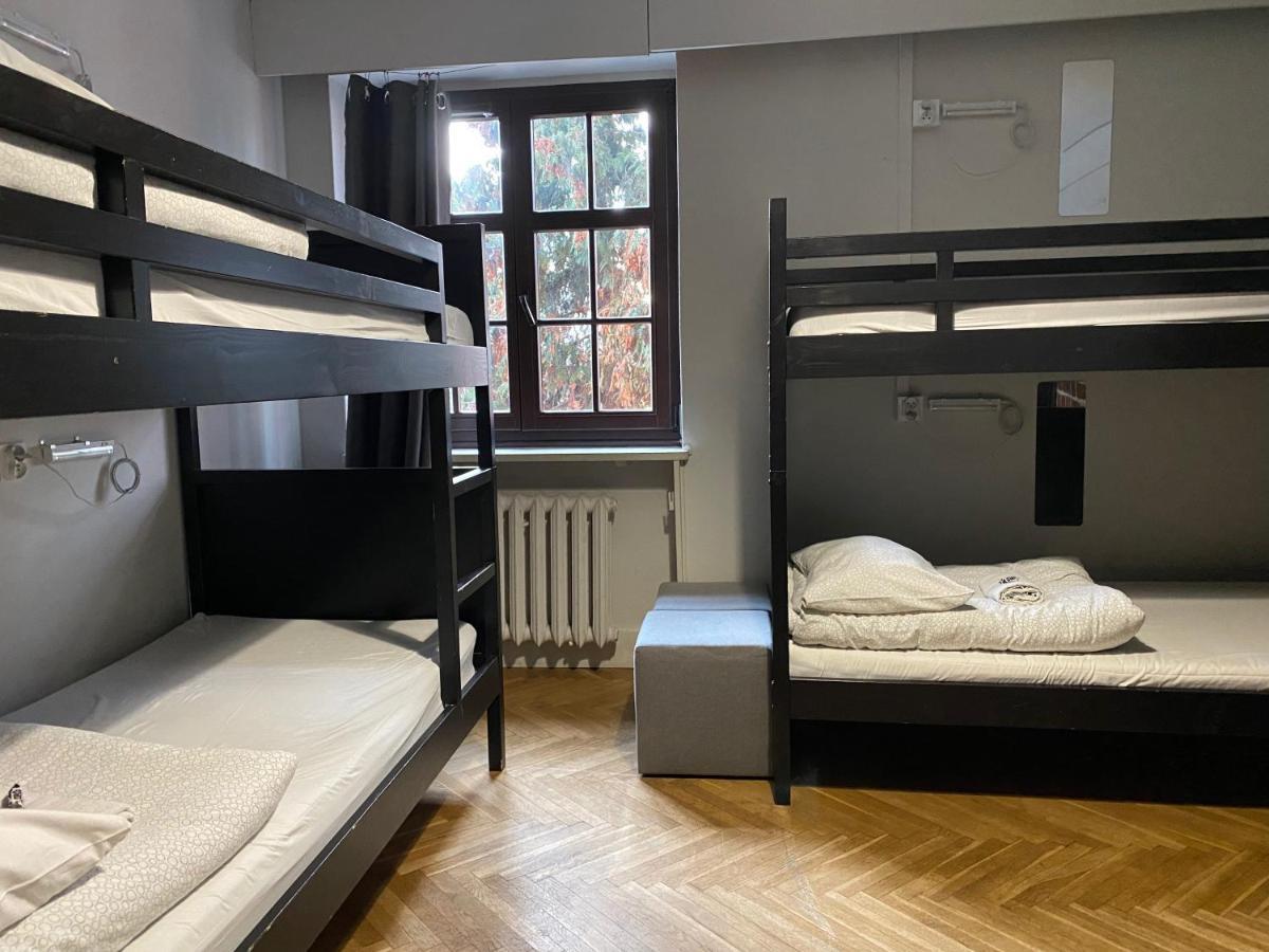 Grand Hostel *