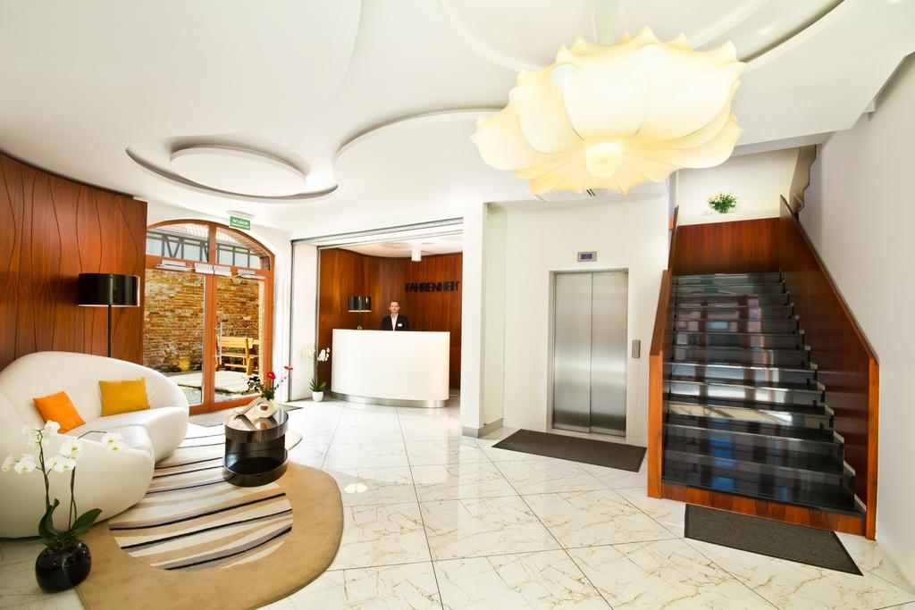 Fahrenheit Hotel 3*