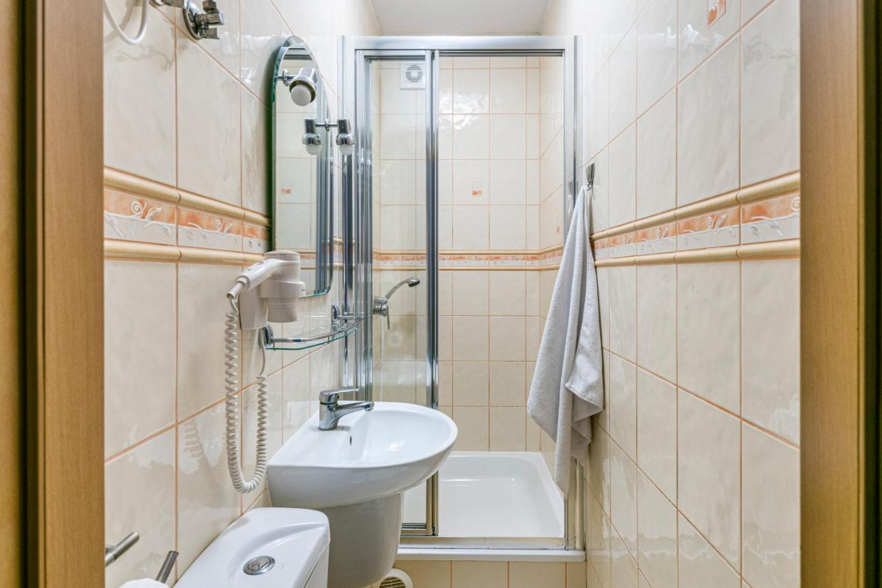 Albatros Happy Bed & Breakfast