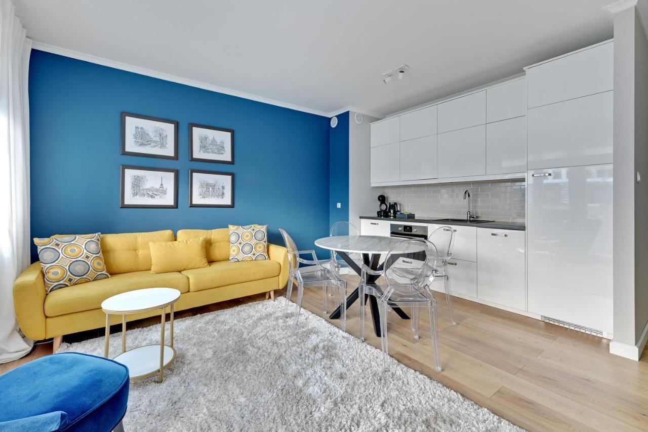 Downtown Sadova Center & Parking Apartment *